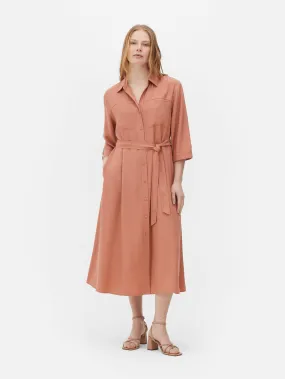 Vestido camisero evasé de manga larga de The Edit
